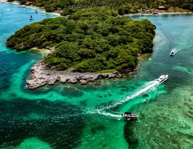 tubote-islas-del-rosario-renta-de-botes-cartagena-colombia